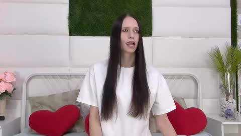 Snapshot of taraharriss chatting on 9, 10, 2025 taraharriss online show from 9, 10, 2025