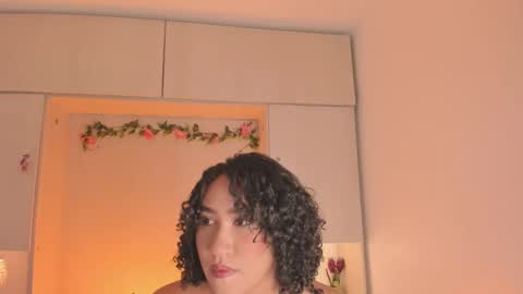 Snapshot of tarawiilson_ chatting on 17, 10, 2025 T A R A online show from 17, 10, 2025