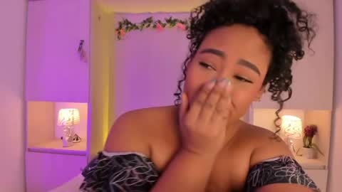 Snapshot of tarawiilson_ chatting on 25, 4, 2026 T A R A online show from 25, 4, 2026