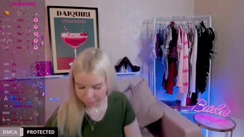 Snapshot of tasty__booty chatting on 19, 11, 2025 Ann online show from 19, 11, 2025