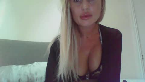 Snapshot of tatiana19988 chatting on 25, 7, 2026 tatiana19988 online show from 25, 7, 2026