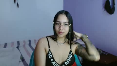 Snapshot of tatiana_quiroz chatting on 9, 10, 2025 TATI online show from 9, 10, 2025
