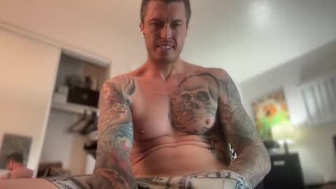Snapshot of tattednblonde chatting on 27, 5, 2026 tattednblonde online show from 27, 5, 2026