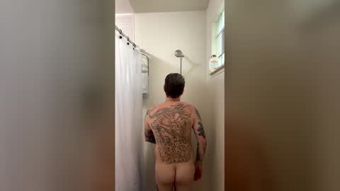 Snapshot of tattedupboyfun chatting on 31, 5, 2026 tattedupboyfun online show from 31, 5, 2026
