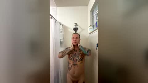 Snapshot of tattedupboyfun chatting on 28, 6, 2026 tattedupboyfun online show from 28, 6, 2026