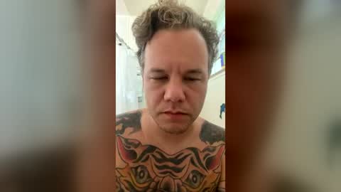 Snapshot of tattedupboyfun chatting on 29, 6, 2026 tattedupboyfun online show from 29, 6, 2026
