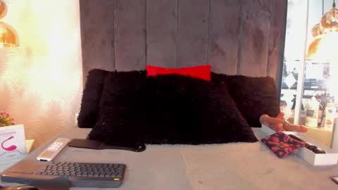 Tatto Fox online show from 5, 12, 2025