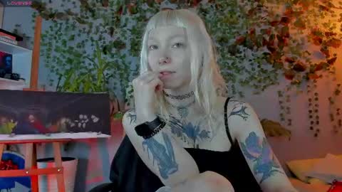 Snapshot of tattoo_artbaby chatting on 10, 7, 2026 tattoo_artbaby online show from 10, 7, 2026