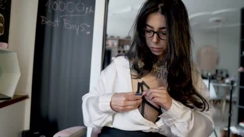 Snapshot of tattoo_ninja_kitty chatting on 9, 9, 2025 Nathalie Hardy online show from 9, 9, 2025