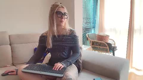 Snapshot of tattoobbgirl chatting on 16, 6, 2026 tattoobbgirl online show from 16, 6, 2026