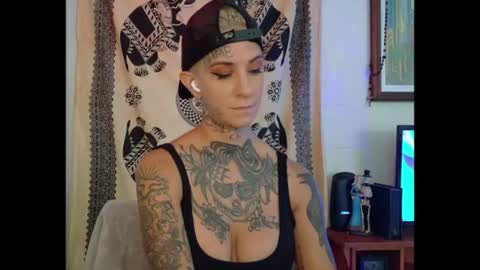 Snapshot of tattooed_natalia chatting on 29, 7, 2026 Natalia 3 online show from 29, 7, 2026