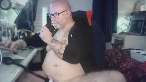 Snapshot of tattooeddilf01 chatting on 25, 4, 2026 Tattooeddilf 01 online show from 25, 4, 2026