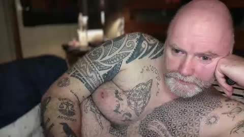 Snapshot of tattooeddilf01 chatting on 29, 4, 2026 Tattooeddilf 01 online show from 29, 4, 2026