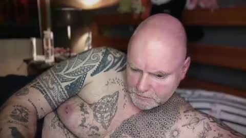 Snapshot of tattooeddilf01 chatting on 5, 5, 2026 Tattooeddilf 01 online show from 5, 5, 2026