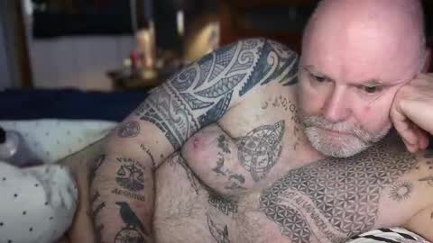 Snapshot of tattooeddilf01 chatting on 13, 5, 2026 Tattooeddilf 01 online show from 13, 5, 2026