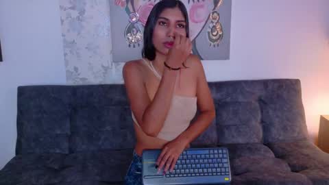 Snapshot of taty_miller chatting on 18, 5, 2026 Taty Miller online show from 18, 5, 2026