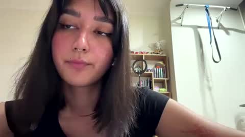 Snapshot of tawnyamartinek chatting on 9, 6, 2026 Riza online show from 9, 6, 2026