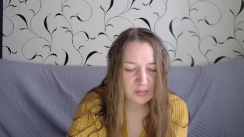 Snapshot of taxxxu chatting on 1, 11, 2025 Diana online show from 1, 11, 2025