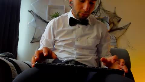 tayer_bennet online show from 11, 10, 2025