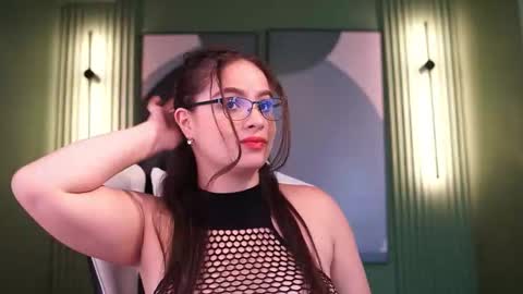 Teylor  Kim online show from 9, 10, 2025