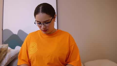 Teylor  Kim online show from 10, 10, 2025