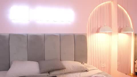 Teylor  Kim online show from 7, 1, 2026