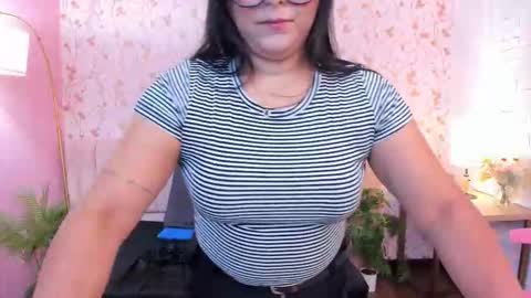 Snapshot of taylor_bennet chatting on 3, 3, 2026 Taylor Bennet online show from 3, 3, 2026