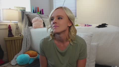 Snapshot of taylor_love_303 chatting on 23, 1, 2025 Taylor -- online show from 23, 1, 2025