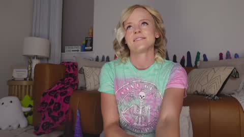 Snapshot of taylor_love_303 chatting on 26, 10, 2025 Taylor -- online show from 26, 10, 2025