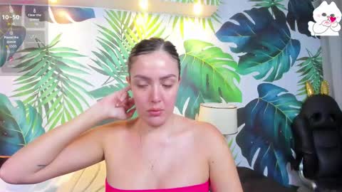 Snapshot of taylor_sweet_605214 chatting on 16, 12, 2025 Taylor Sweet online show from 16, 12, 2025