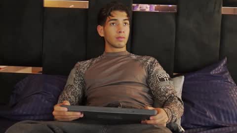 taylorsmiths_ online show from 16, 12, 2025