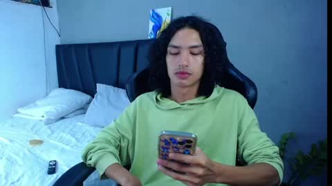 Snapshot of tayronx33 chatting on 23, 4, 2026 Tayron online show from 23, 4, 2026