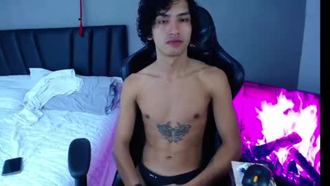 Snapshot of tayronx33 chatting on 26, 4, 2026 Tayron online show from 26, 4, 2026