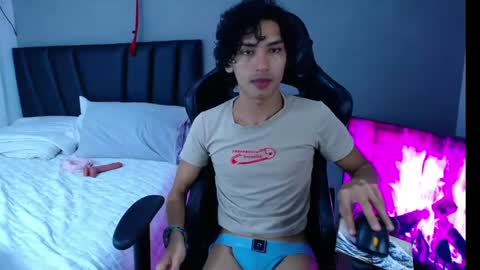 Snapshot of tayronx33 chatting on 27, 4, 2026 Tayron online show from 27, 4, 2026