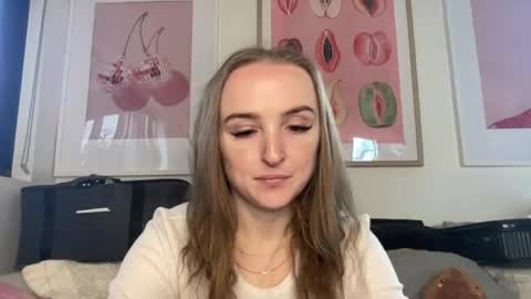Snapshot of tayrosees chatting on 20, 7, 2026 Tay Rose online show from 20, 7, 2026