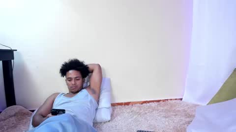 Snapshot of taysonysasha chatting on 24, 10, 2025 ask for cum online show from 24, 10, 2025