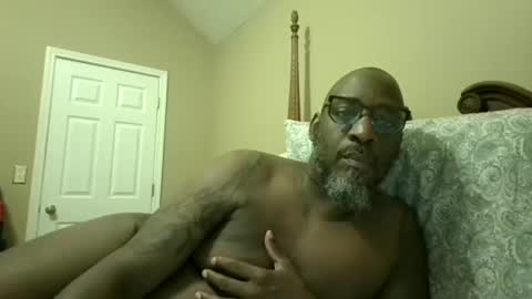 Snapshot of tchsul chatting on 19, 11, 2025 TOUCH online show from 19, 11, 2025