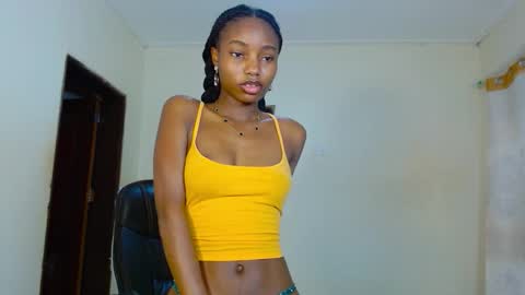 Snapshot of teasequeen01 chatting on 12, 10, 2025 queen online show from 12, 10, 2025