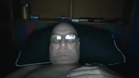 Snapshot of tebb61 chatting on 13, 12, 2025 Mark online show from 13, 12, 2025