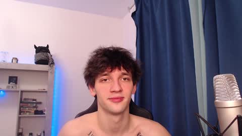 Snapshot of teddy_mode chatting on 18, 12, 2024 Teddy online show from 18, 12, 2024