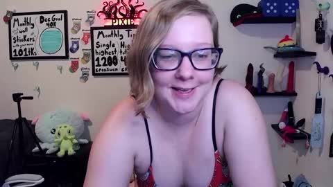 Pixie and Tentacle Overlord online show from 22, 12, 2025