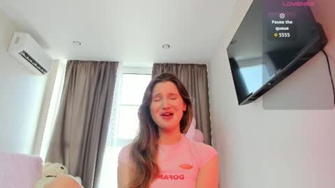 Snapshot of tender_babyyy chatting on 31, 7, 2026 Amina online show from 31, 7, 2026