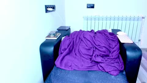 Snapshot of tenebrise chatting on 28, 10, 2025 Kira online show from 28, 10, 2025