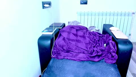 Snapshot of tenebrise chatting on 10, 11, 2025 Kira online show from 10, 11, 2025