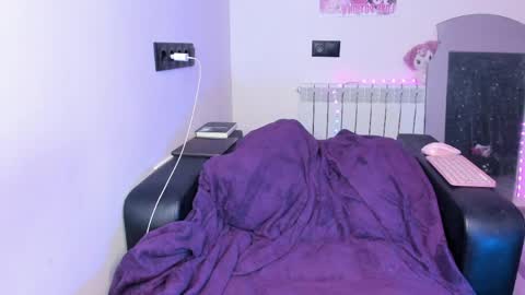 Snapshot of tenebrise chatting on 6, 4, 2026 Kira online show from 6, 4, 2026