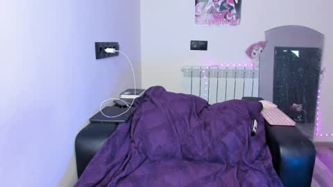 Snapshot of tenebrise chatting on 8, 4, 2026 Kira online show from 8, 4, 2026