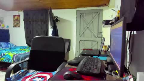 Snapshot of teoyes_ chatting on 6, 11, 2025 teoyes_ online show from 6, 11, 2025