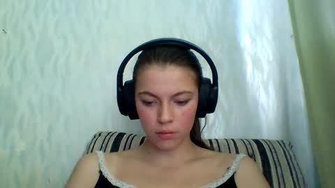 Snapshot of terranaufzinger chatting on 13, 9, 2025 Anny Simpson online show from 13, 9, 2025