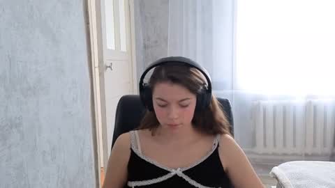 Anny Simpson online show from 3, 11, 2025