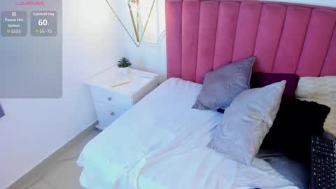 Snapshot of tessa_sinclaire chatting on 1, 10, 2025 TERESA online show from 1, 10, 2025